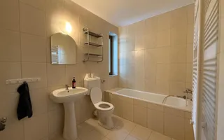 Casa spatioasa,perfecta pentru locuit sau investitie - Poză 16