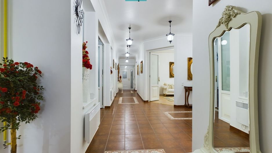 Vilă luxoasă în Serbia - Poză 3