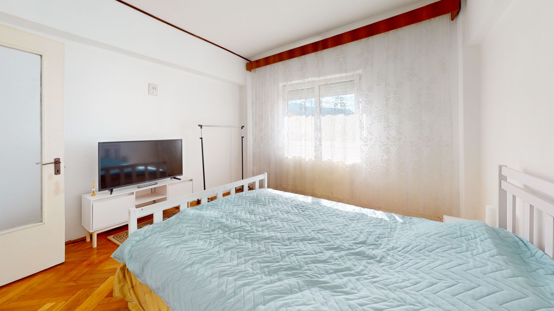 Apartament 4 camere | 2 băi | Complet utilat | Ideal pentru studente - Poză 2