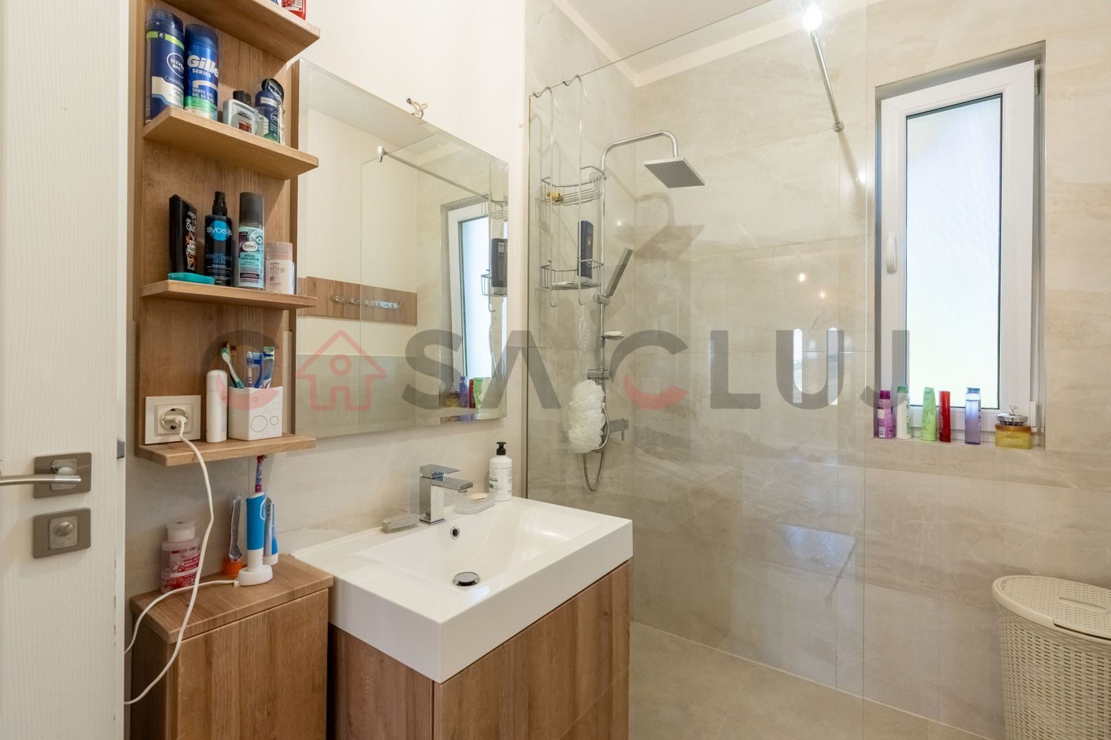 Casă invididuală de vânzare, 250mp utili, 2000mp teren, Campenești! - Poză 10