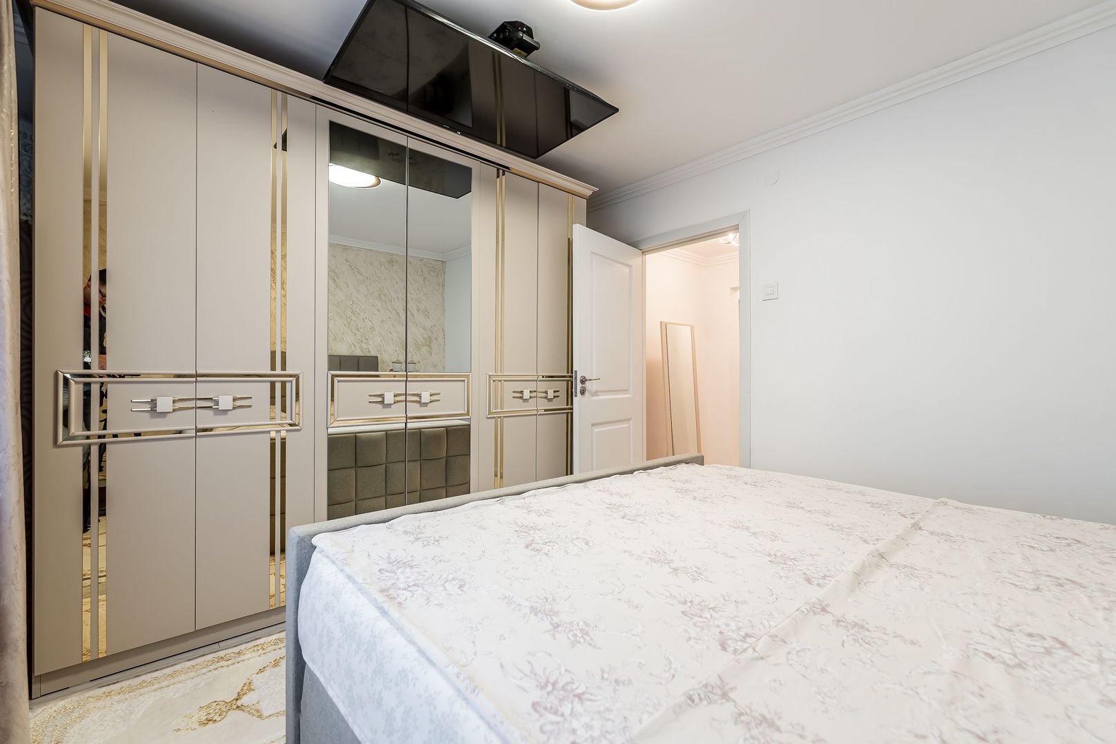 Apartament 3 camere 2 bai renovat 2025 - Vlaicu - COMISION 0 - Poză 3