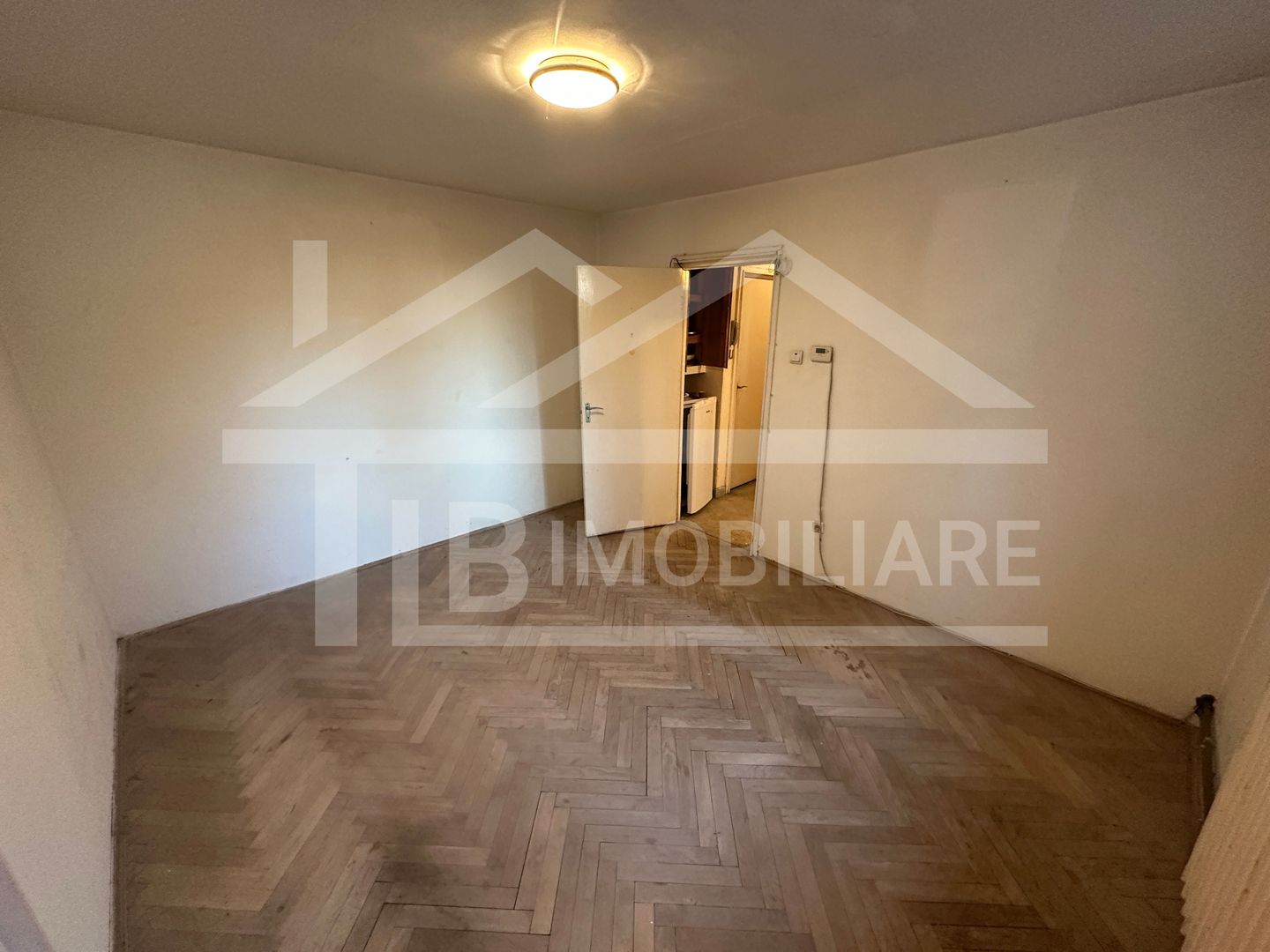 Apartament cu 2 camere, 39mp, semi-decomandat, Zona Piata Armatei - Poză 2