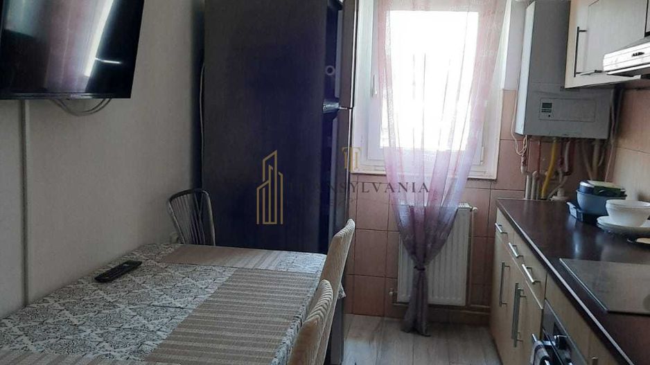 Apartament 3 camere decomandat, zona Scoala de inot - Poză 3