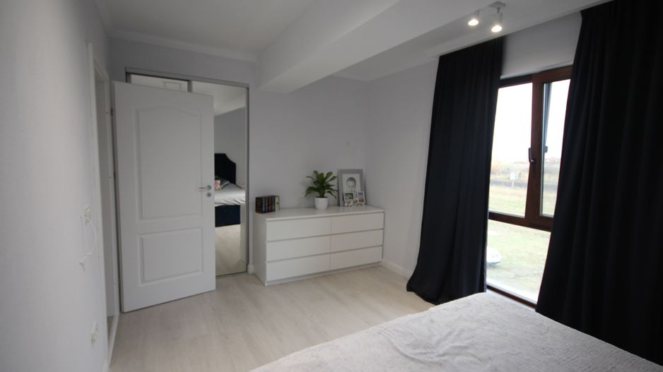 Modern si primitor - Poză 10