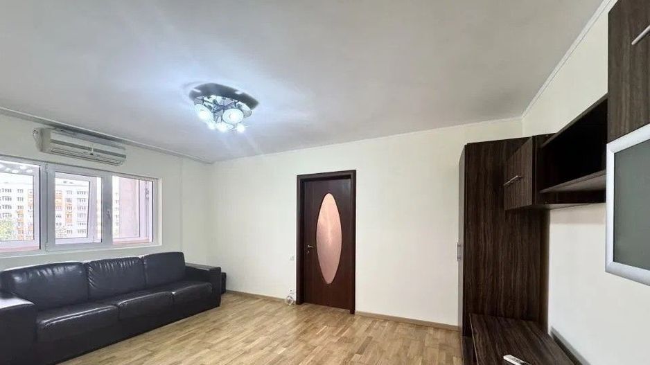 Vanzare Apartament 3 camere  74 mp, bloc reabilitat, et 4/10 Șoseaua Alexandriei - Poză 3
