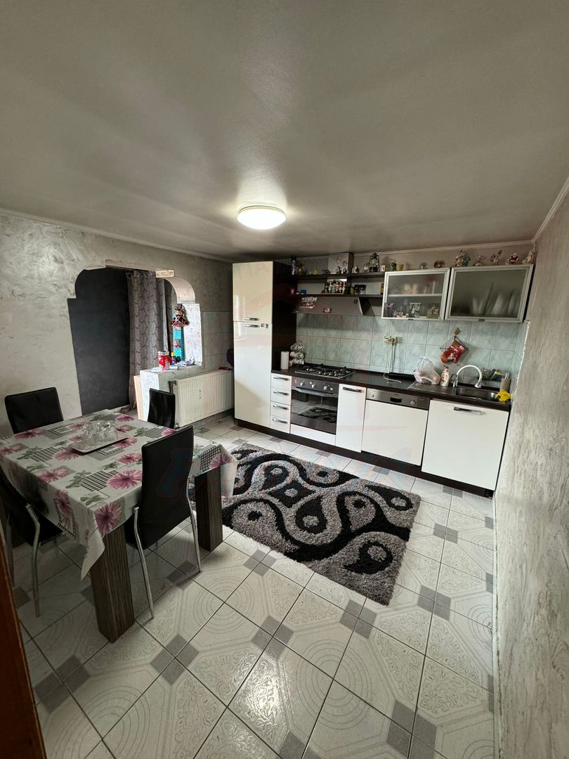 🏡 PROPRIETATE CU POTENȚIAL COMERCIAL ȘI LOCUINȚĂ | 62.000 € - Poză 7