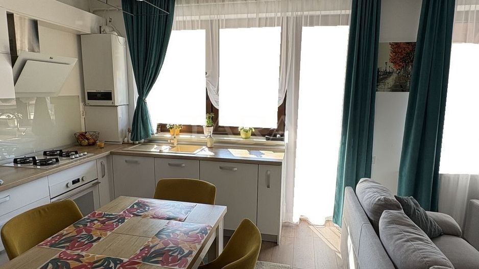 Apartament luminos cu 2 camere, nișă și 2 balcoane. - Poză 2
