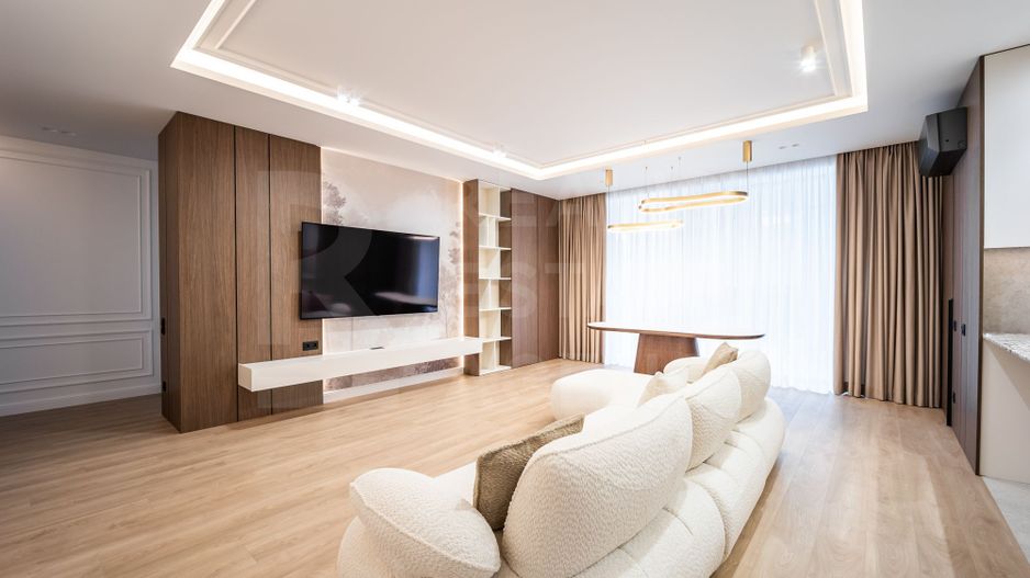 Chirie, apartament, 4 camere, Strada Universității, Centru - Poză 2