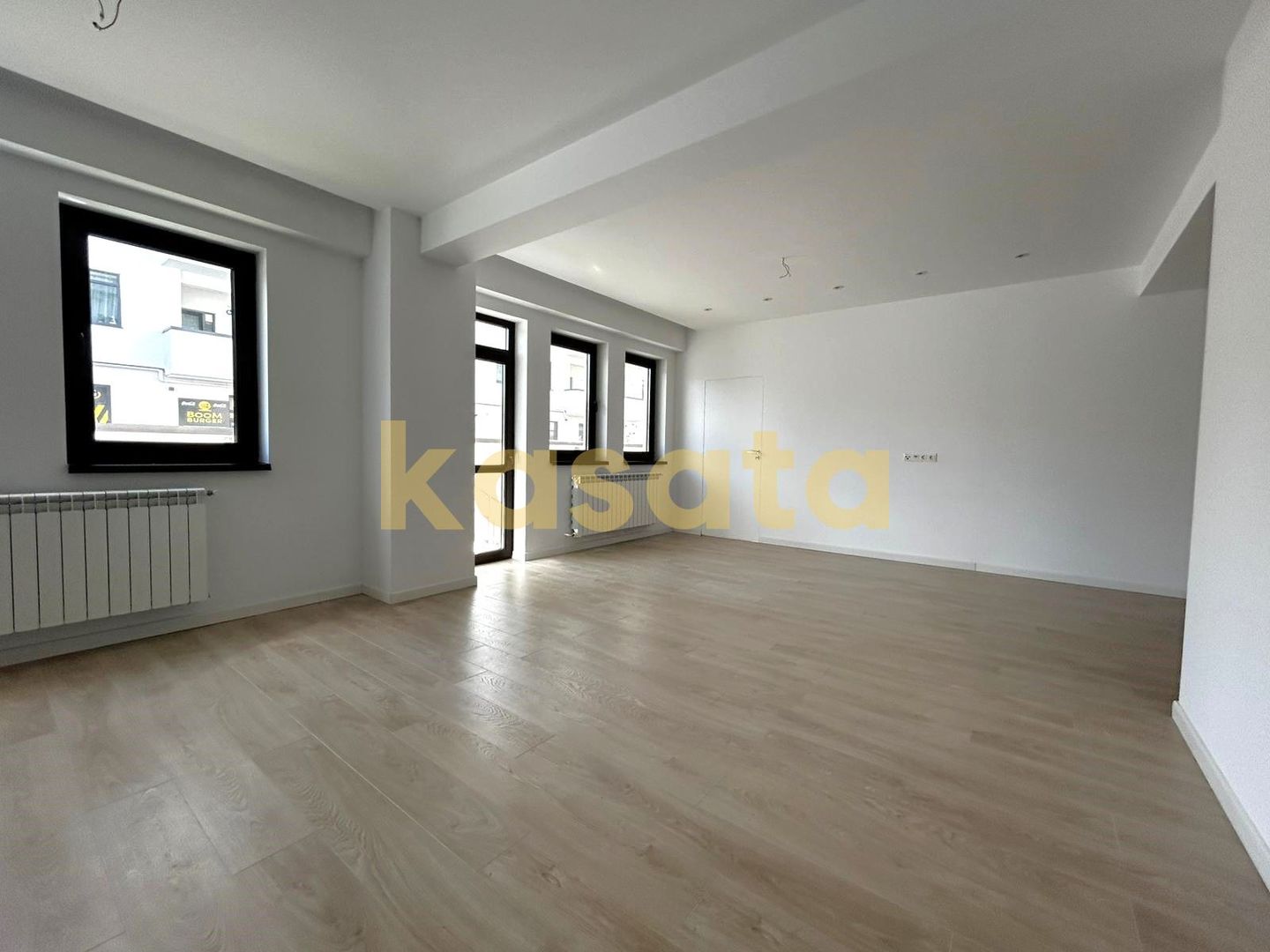Apartament 3 camere spațios | curte 126mp și parcare inclusă | Șisești - Poză 3