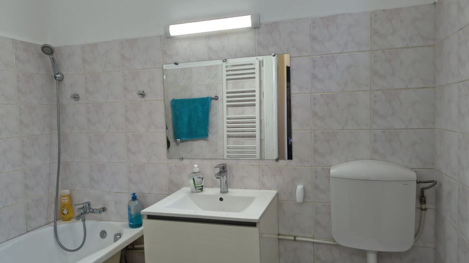 Apartament central, 2 camere, centrala gaz. 390 E/lună. Comision 0 - Poză 11
