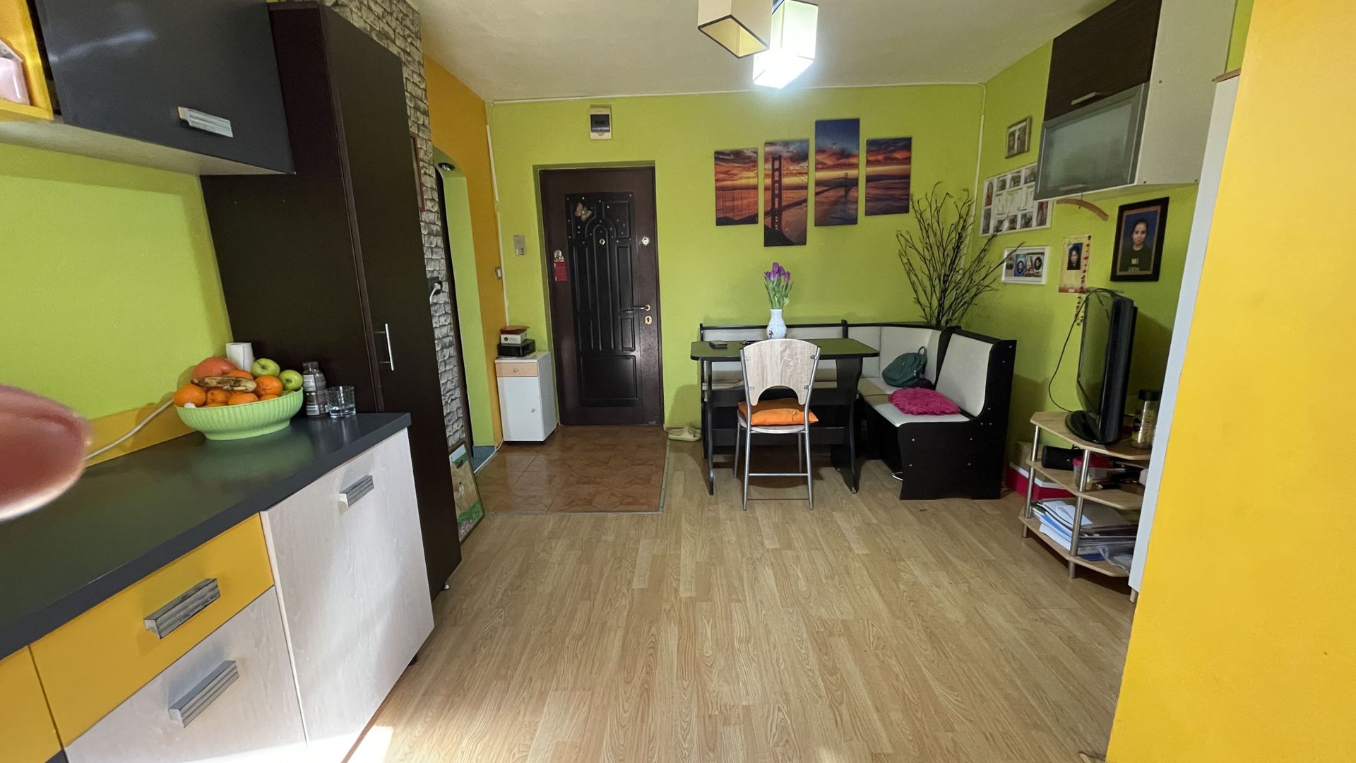 Apartament cu 2 camere parter -zona buna și linistita - Poză 2