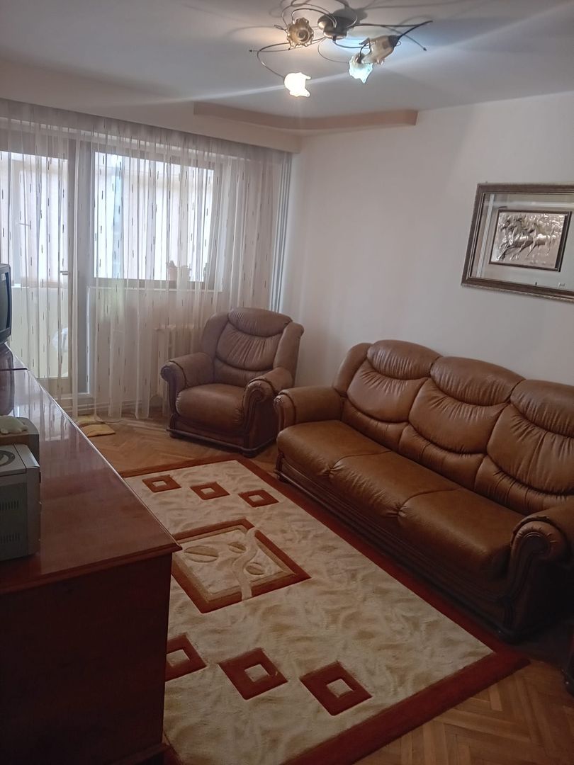 Apartament 3 camere dec,Micro 21,et 3,2 bai,2 balcoane - Poză 2