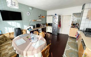 Casă cu potențial de renovare, teren generos 1366 mp, Dâmbu Rotund - Poză 7