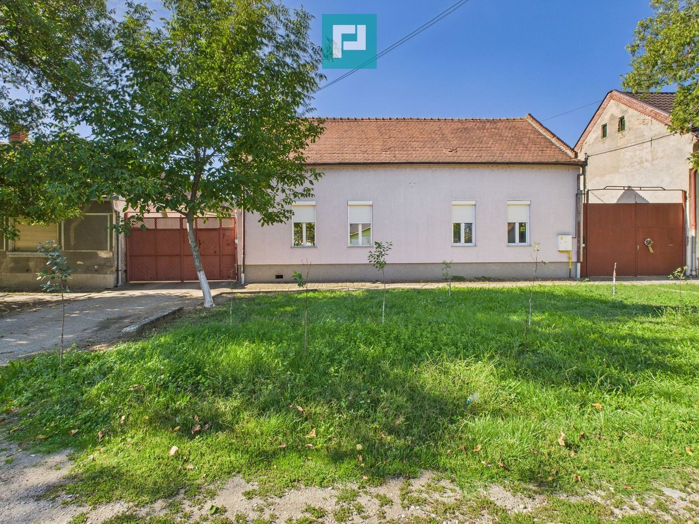 Casă cu piscină și teren generos, Sântana - Poză 15