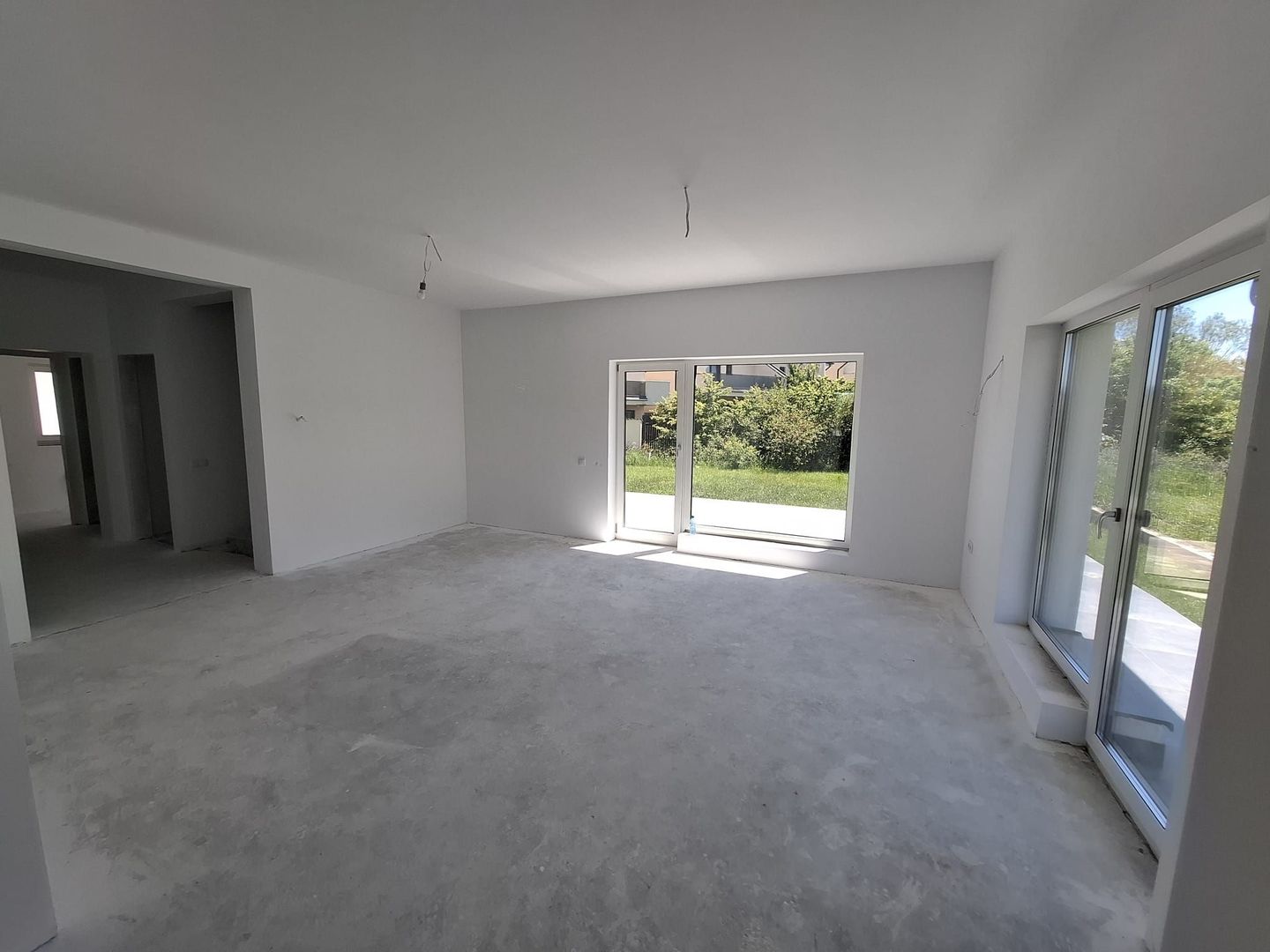 Casa Individuala NOUA in Cristian, curte frumoasa - Sibiu - Poză 11