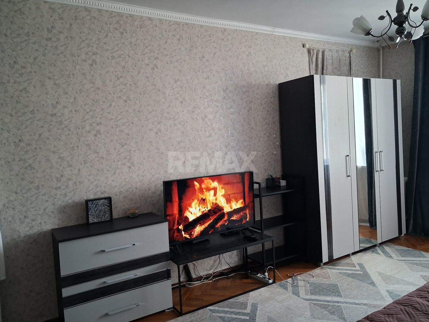 Apartament în chirie 1 cameră + living, Centru - Poză 2