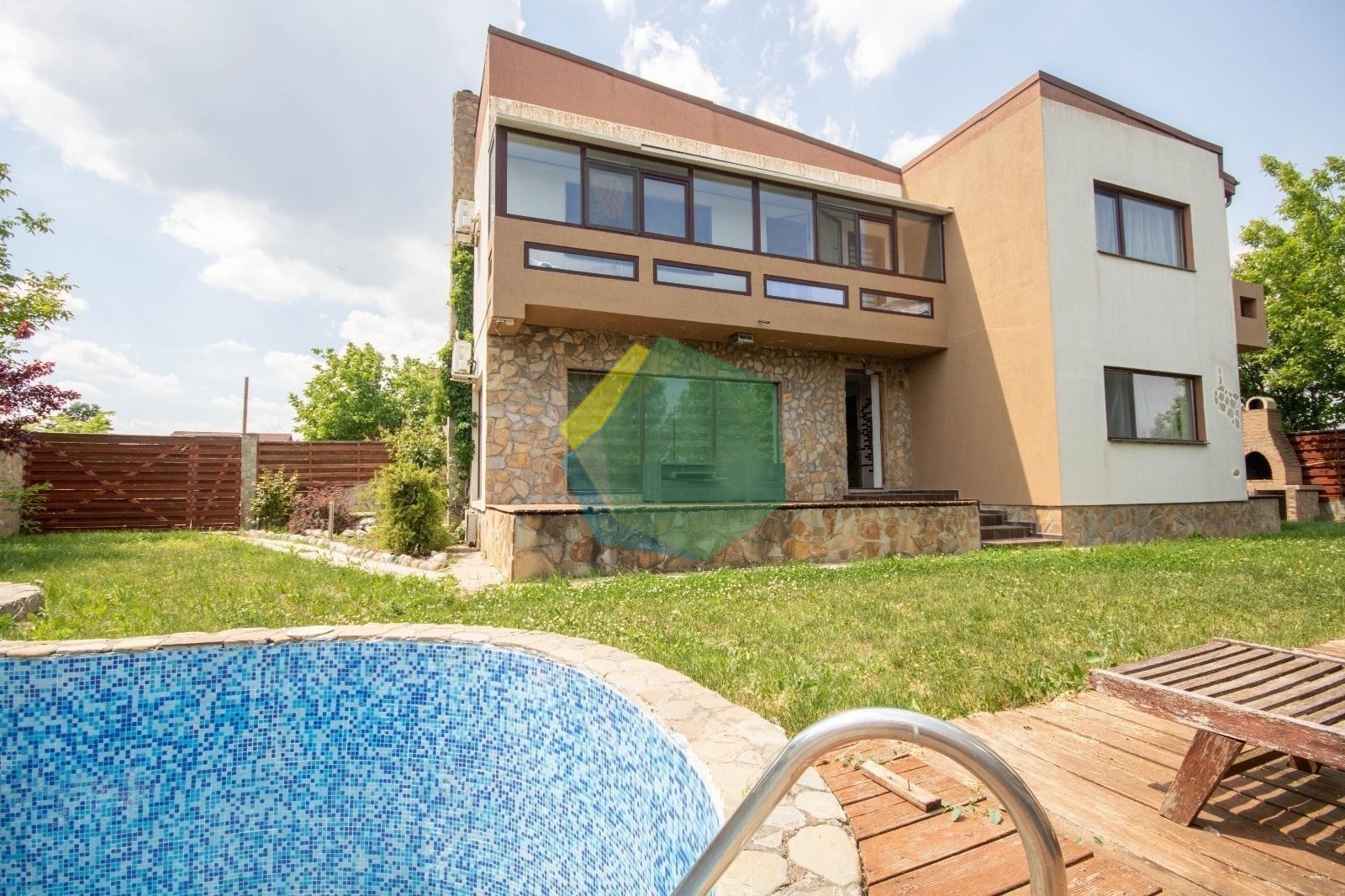 Casă elegantă cu piscină și curte generoasă – Otopeni Ferme - Poză 1