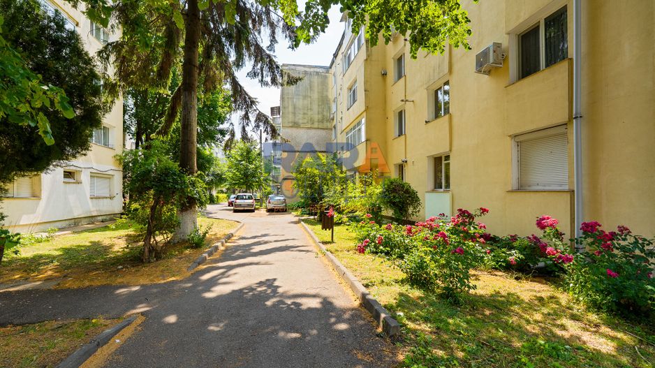Apartament cu 3 camere, două băi, 77 mp - Poză 18