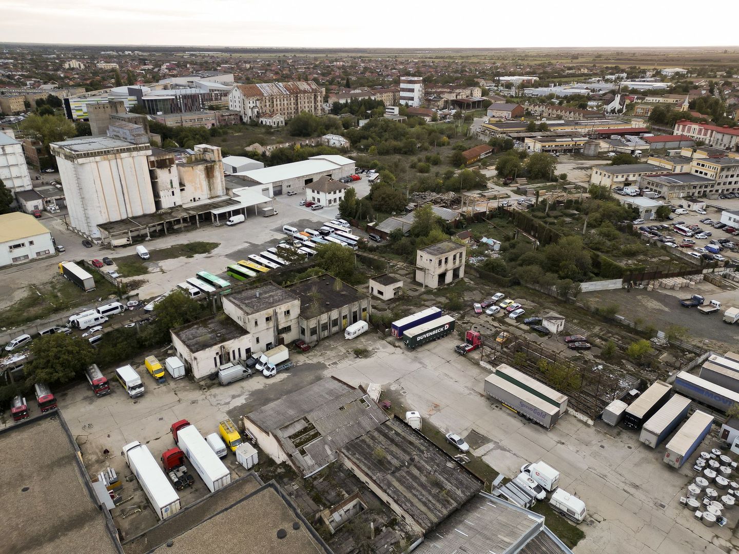 Teren industrial de 6,820mp Strada Poetului - Poză 12