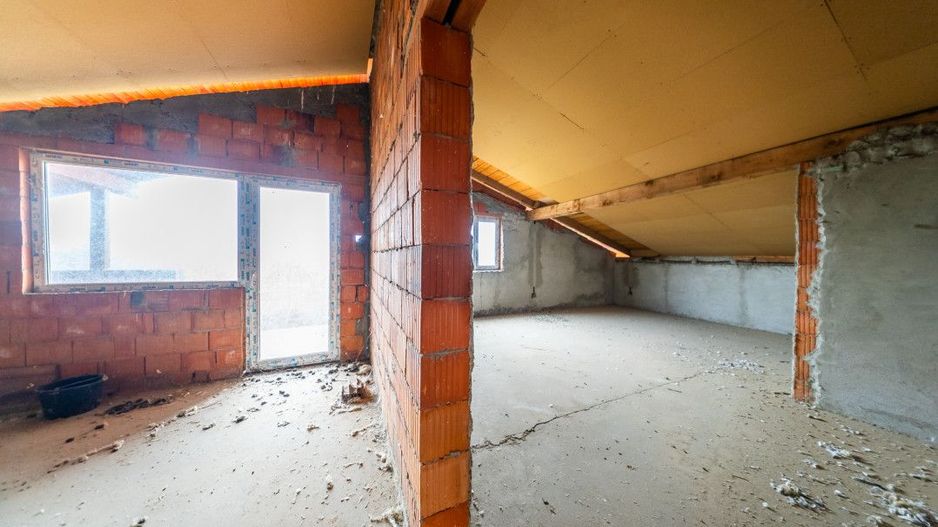Casa caramida P+M, Vinga, cu potential spatiu comercial - Poză 20