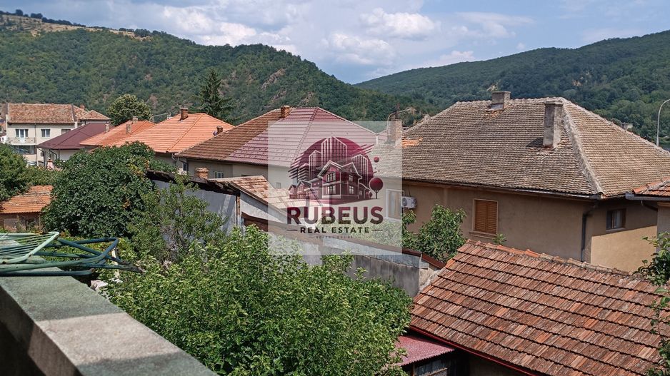 Casă solidă în Orșova, S+P+E, 220 mp, teren 284 mp - Poză 37