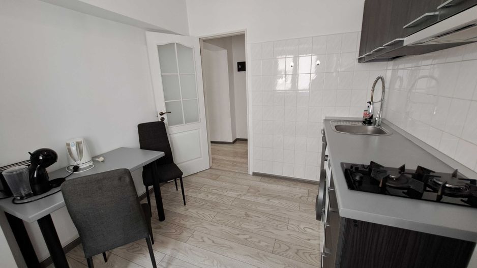 Proprietar inchiriez Garsoniera mare metrou Lujerului Militari renovat - Poză 4