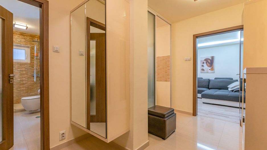 Apartament Mobilat si Utilat cu Loc de Parcare - Poză 15