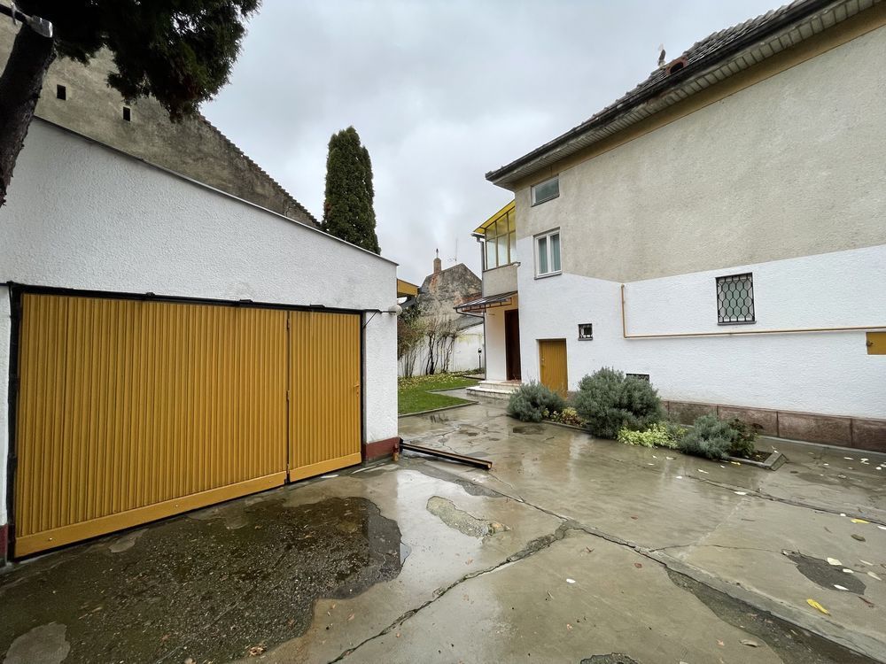 Casa de vanzare in zona centrala - Poză 3