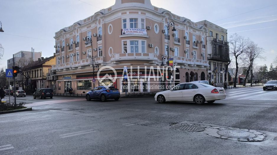 CENTRU HOTEL GRAND(COD03)- Cladire de birouri emblematica ! - Poză 1