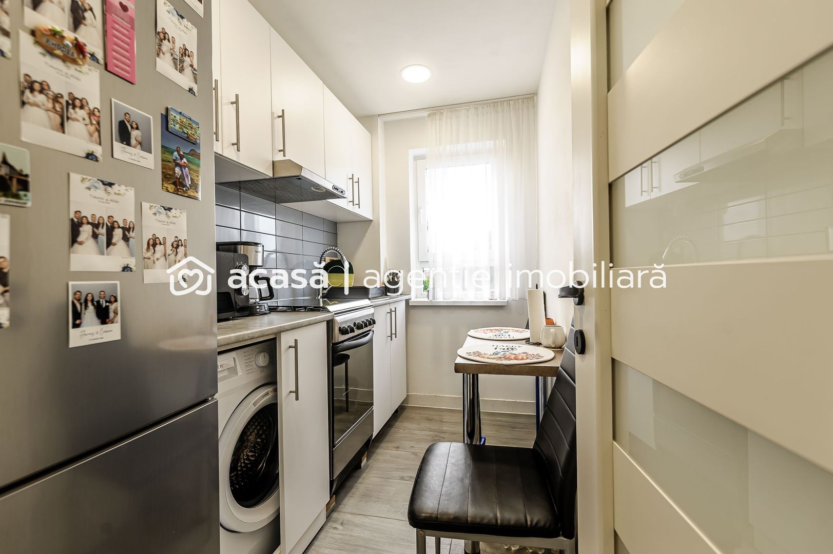 Apartament la etajul 3 cu 2 camere la cheie in zona Romanilor - Poză 4