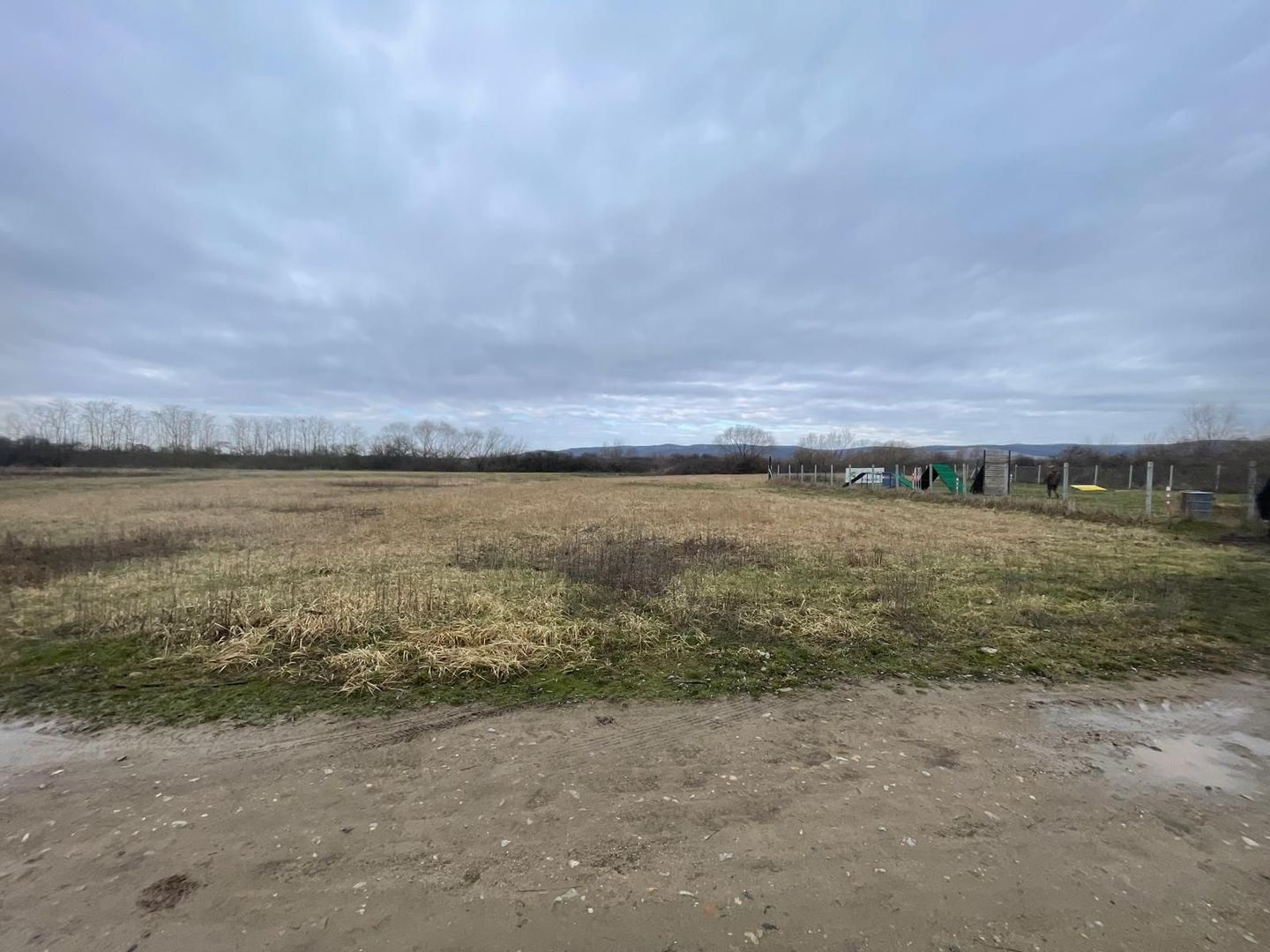 5700 mp Teren intrav. zona Mini Paradis, deschidere 44 ml- 28 eur/mp - Poză 3