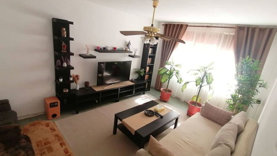 Apartament Centrala Boxa Metrou 1 Decembrie Bloc Reabilitat Termic - Poză 1