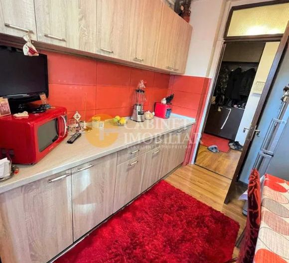 Etaj 2, apartament cu 2 camere decomandat zona Galata - Poză 5