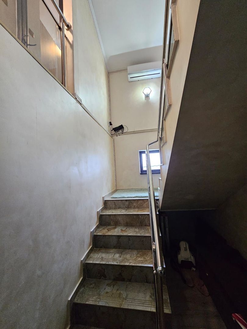 Casă / Vilă cu 5 camere de vânzare în Craiova - Poză 27