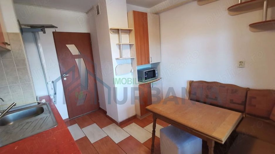 Închiriez Apartament cu 3 camere zona piața CUG - Poză 5