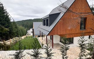 6 Case de vacanta localitatea Marisel jud Cluj la drumul Judetean DJ107P - Poză 2