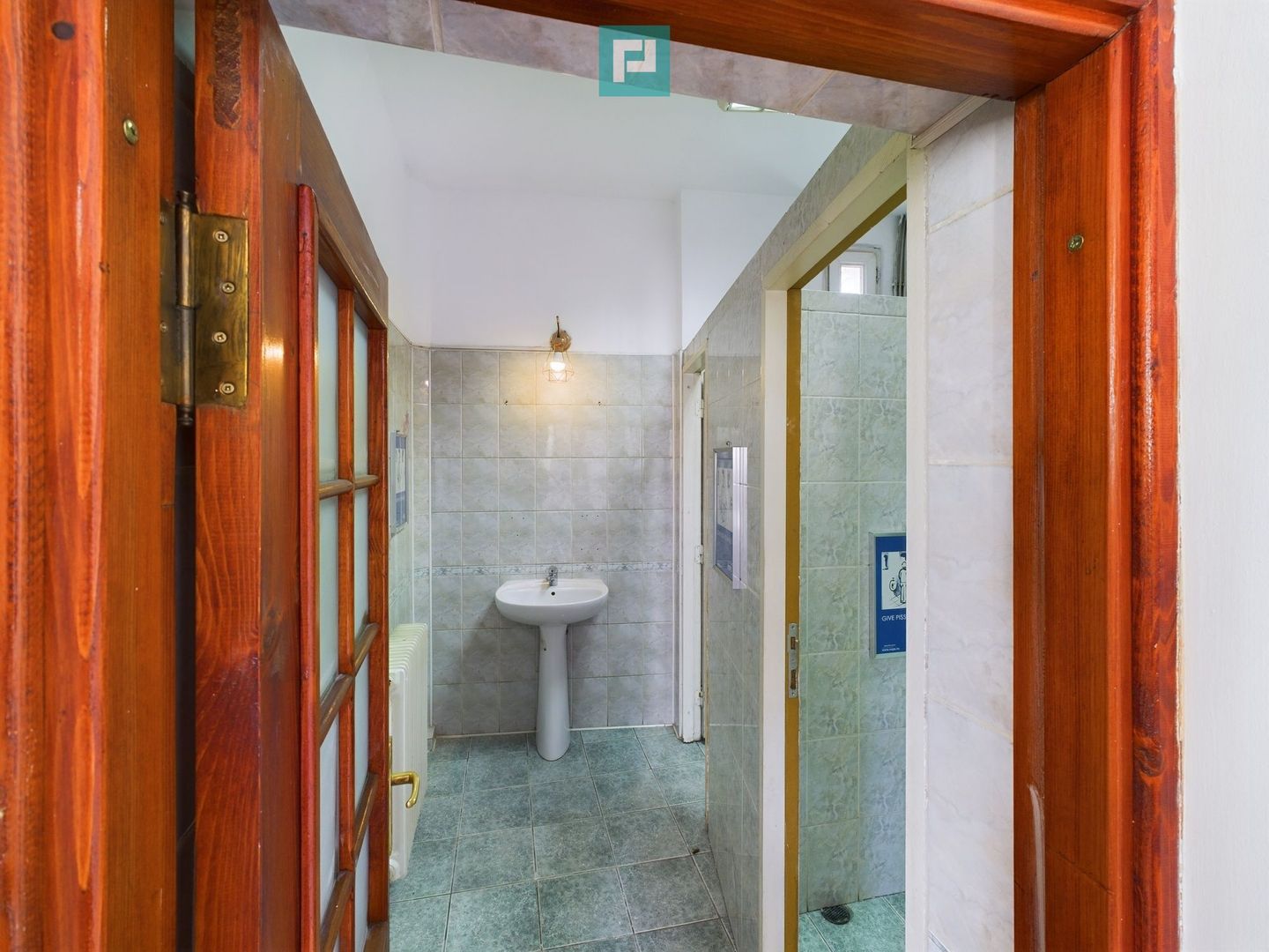 Casa individuala la 6 minute de Piata Unirii - Poză 9