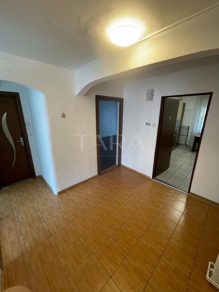 Apartament versatil– ideal pentru locuință sau spațiu comercial. - Poză 4