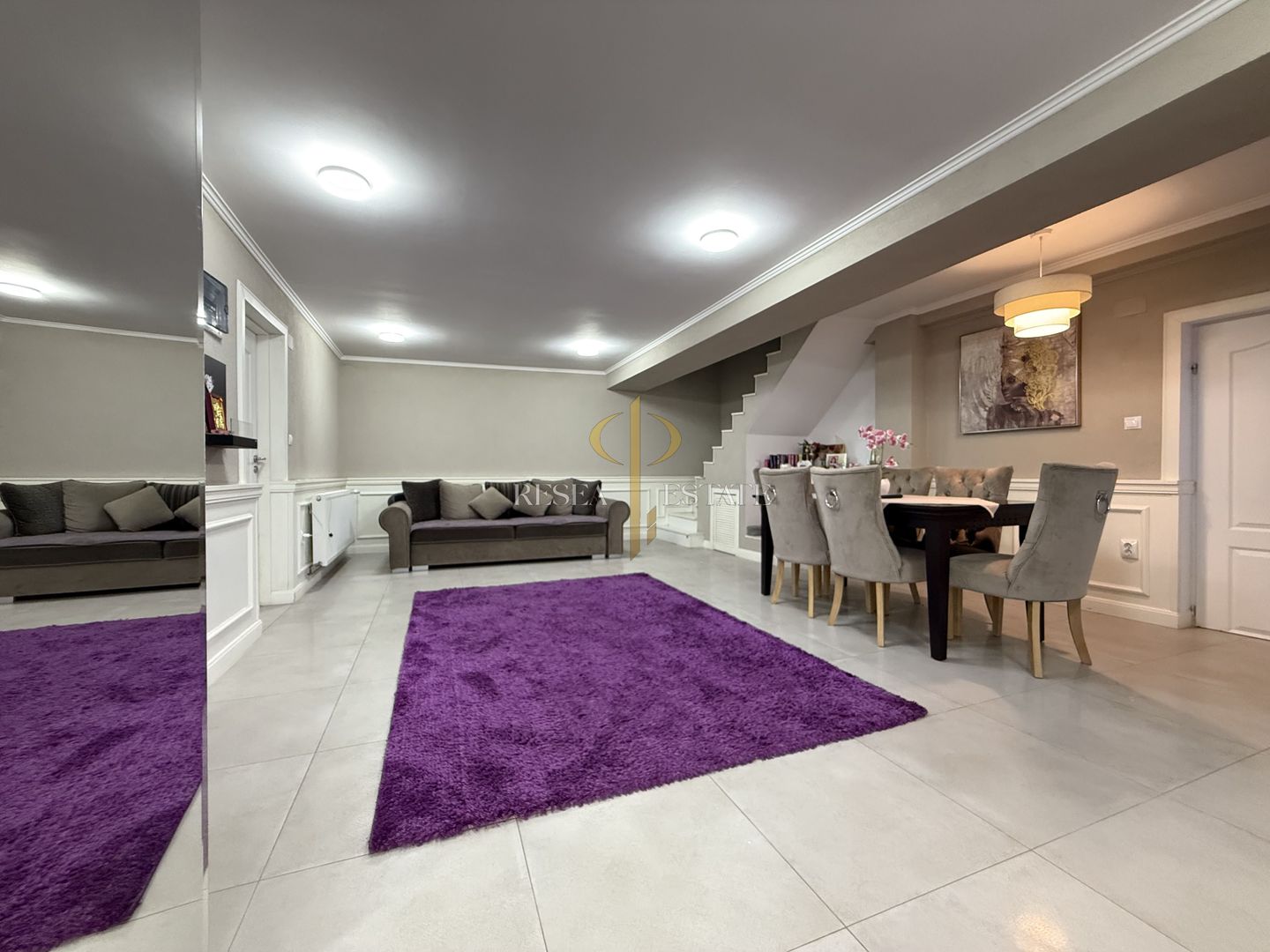 Casă spațioasă în Varias, împărțită în două unități cu acces separat - Poză 2