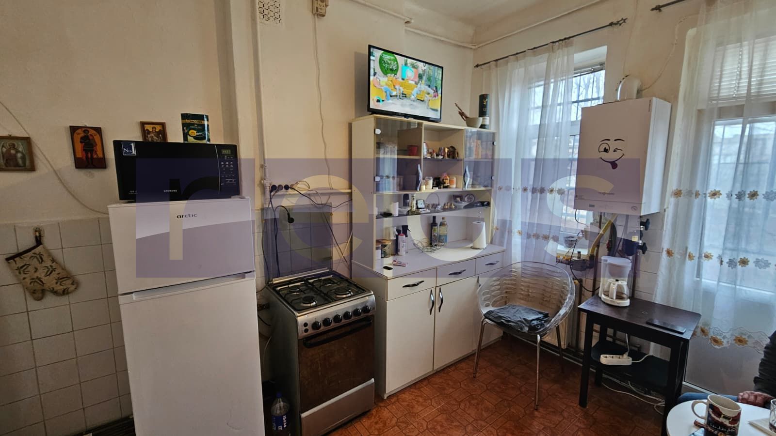 APARTAMENT ÎN VILĂ INTERBELICĂ | 4 CAMERE SPAȚIOASE | CURTE + CENTRALA PROPRIE | - Poză 6