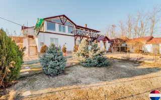 Casă de vânzare, Obileni, Hîncești ,185 m² ,16 ari, 2 garaje - Poză 2