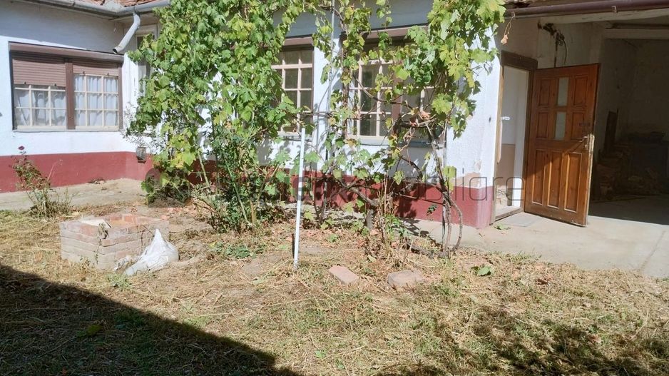De vanzare casa 150mp, teren 3442mp, in Berekböszörmény, Ungaria - Poză 2