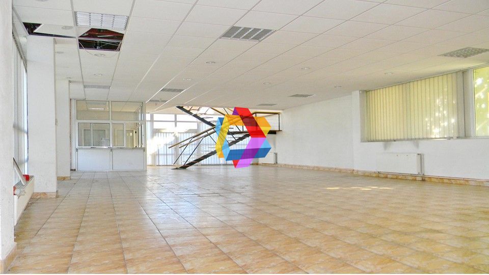 Spatiu zona Coresi Mall - 360 mp # PLUS Spatii comerciale - Poză 1