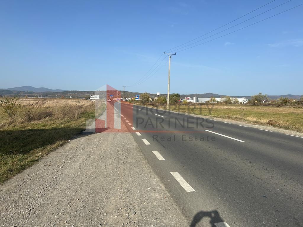 Teren cu deschidere la DN 73A Rasnov langa Kaufland 7300 mp - Poză 1