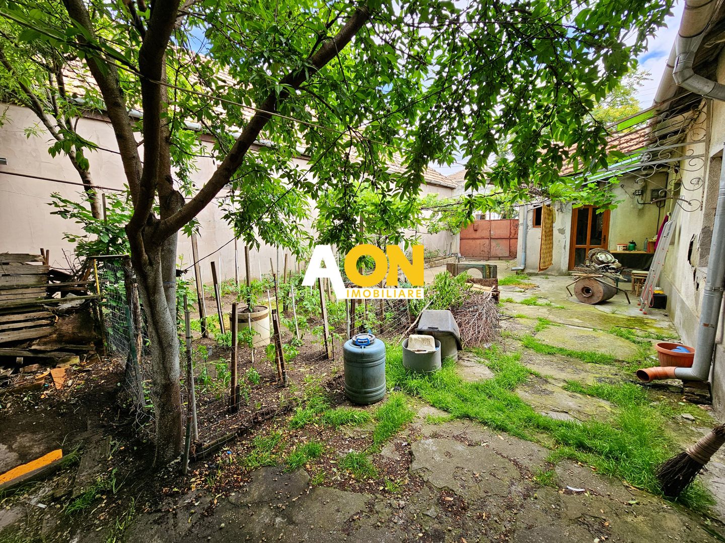 Casa veche, 5 camere, 287 mp teren, zona Prefectura. Necesita renovare - Poză 3
