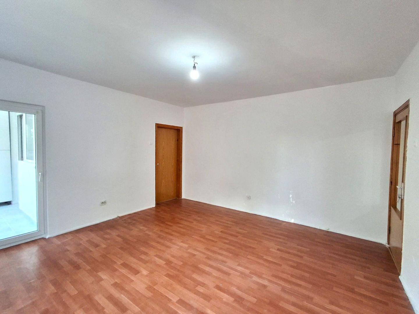 De Vanzare Apartament 2 Camere zona Doamna Ghica - Poză 3