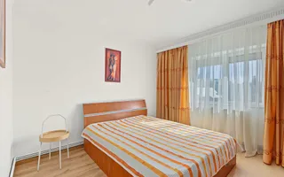 Central-Eremia, ap. 3 camere, 2 băi + boxă,proaspăt zugrăvit, et.2 - Poză 13