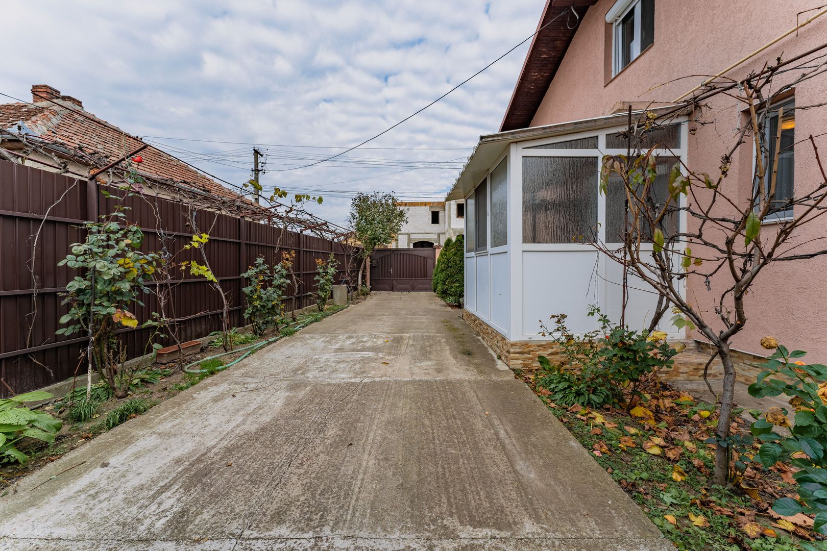 Casă cu 2 camere în Bujac - Poză 7