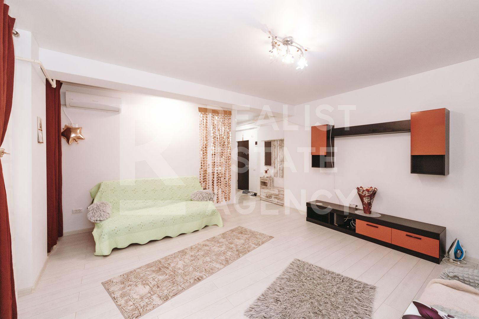 Vânzare, apartament cu 3 camere în zona Militari - Poză 1