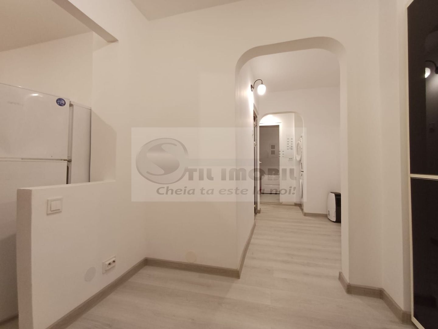 Apartament 3 camere Decomndat RENOVAT–  vis-a-vis de Palas Mall - Poză 1
